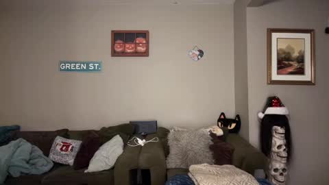 Snapshot of greenxxxqueen chatting on 12/25/24, 04:33 SexQueen Nikki online show from 12/25/24, 04:33