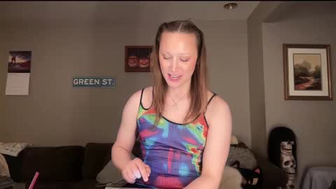 Snapshot of greenxxxqueen chatting on 02/18/25, 06:15 SexQueen Nikki online show from 02/18/25, 06:15