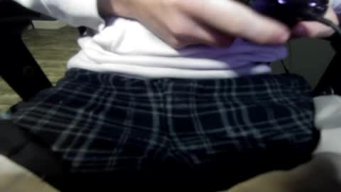 Snapshot of greg03_9 chatting on 06/12/26, 11:35 Jinx online show from 06/12/26, 11:35