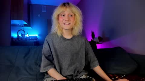 Greg-independent model online show from 12/22/24, 04:17