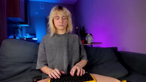 Greg-independent model online show from 12/27/24, 11:21