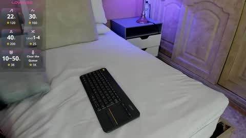 Snapshot of greidy_baker chatting on 10/24/25, 03:36 greidy_baker online show from 10/24/25, 03:36