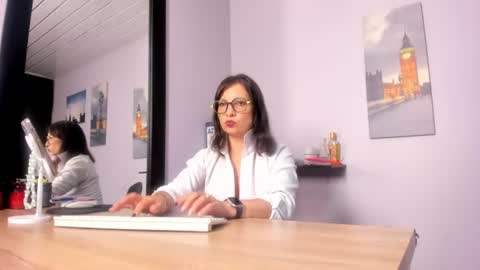 Snapshot of greta_borbon chatting on 07/06/26, 11:29 Greta online show from 07/06/26, 11:29