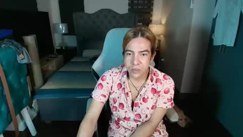 Snapshot of greta_v chatting on 09/22/25, 12:34 greta_v online show from 09/22/25, 12:34