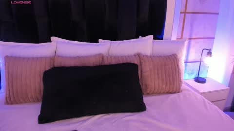 Greta Velvet  online show from 02/09/26, 07:40