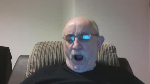 Snapshot of grey_dom chatting on 10/18/25, 10:05 Master  Sir online show from 10/18/25, 10:05