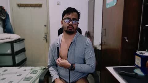 Snapshot of greybondage93 chatting on 02/24/26, 03:32 Grey Hardy Slave online show from 02/24/26, 03:32