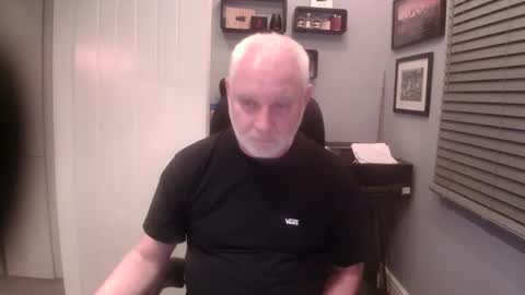 greyfox_6000 online show from 01/27/25, 09:11