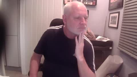 greyfox_6000 online show from 02/18/25, 11:19