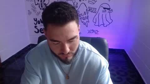 Greyson online show from 11/11/25, 01:22