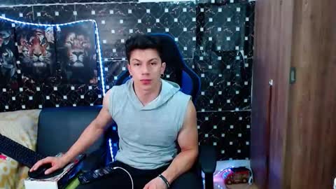 Snapshot of griego01 chatting on 09/19/25, 02:24 griego01 online show from 09/19/25, 02:24