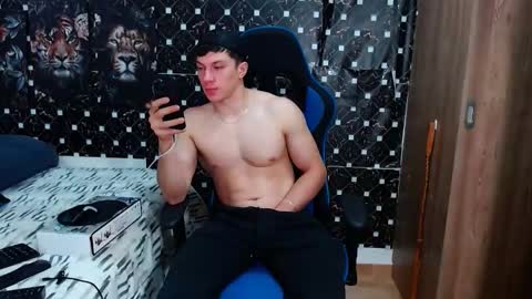 Snapshot of griego01 chatting on 05/17/26, 01:25 griego01 online show from 05/17/26, 01:25
