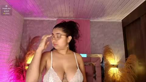 Snapshot of griselle_rousse chatting on 06/06/26, 12:10 online show from 06/06/26, 12:10
