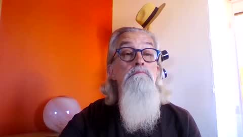 Grybear online show from 10/05/25, 12:03