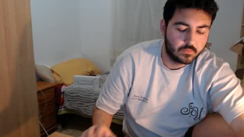 Snapshot of gsendra chatting on 01/29/25, 04:08 gsendra online show from 01/29/25, 04:08