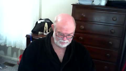 Snapshot of gtnolder60 chatting on 04/26/26, 11:52 Gary online show from 04/26/26, 11:52