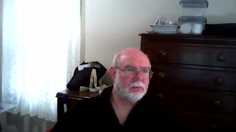 Snapshot of gtnolder60 chatting on 04/28/26, 11:59 Gary online show from 04/28/26, 11:59