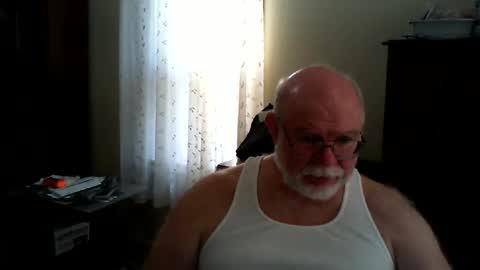 Snapshot of gtnolder60 chatting on 05/01/26, 01:37 Gary online show from 05/01/26, 01:37