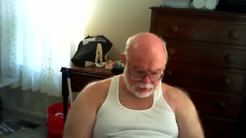 Snapshot of gtnolder60 chatting on 05/08/26, 01:38 Gary online show from 05/08/26, 01:38