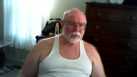 Snapshot of gtnolder60 chatting on 05/11/26, 01:28 Gary online show from 05/11/26, 01:28