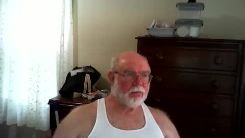 Snapshot of gtnolder60 chatting on 05/20/26, 01:17 Gary online show from 05/20/26, 01:17