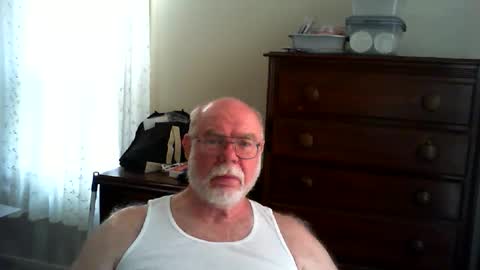Snapshot of gtnolder60 chatting on 06/08/26, 12:49 Gary online show from 06/08/26, 12:49