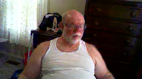 Snapshot of gtnolder60 chatting on 06/10/26, 01:32 Gary online show from 06/10/26, 01:32