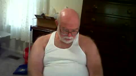 Snapshot of gtnolder60 chatting on 07/04/26, 12:28 Gary online show from 07/04/26, 12:28