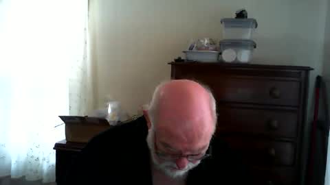 Snapshot of gtnolder60 chatting on 08/06/26, 12:40 Gary online show from 08/06/26, 12:40