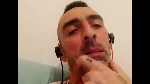 guanchoe online show from 02/11/25, 02:14