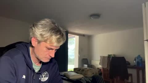 guardiannif_ online show from 02/20/25, 07:12