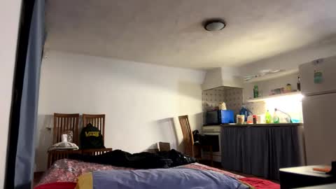 guardiannif_ online show from 12/21/25, 05:42