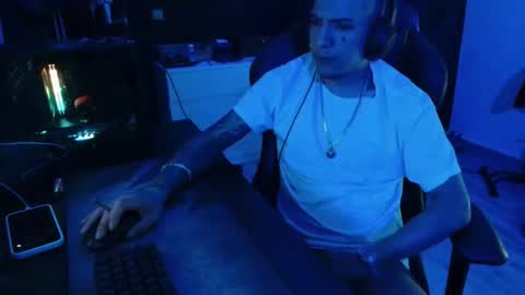 Snapshot of guayaco_ chatting on 10/26/25, 03:56 Guayaco online show from 10/26/25, 03:56