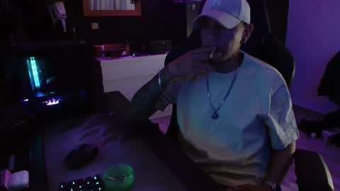 Snapshot of guayaco_ chatting on 11/01/25, 01:40 Guayaco online show from 11/01/25, 01:40