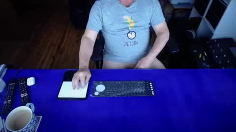 guesswhatigot2 online show from 09/14/25, 07:51