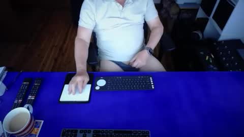 guesswhatigot2 online show from 09/19/25, 07:10