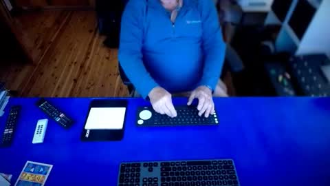 guesswhatigot2 online show from 10/29/25, 06:48