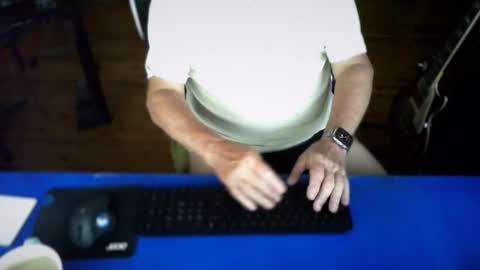 guesswhatigot2 online show from 04/21/26, 12:22