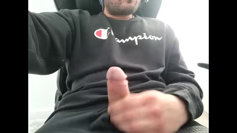 Snapshot of guidoforyou chatting on 12/04/24, 05:11 guidoforyou online show from 12/04/24, 05:11