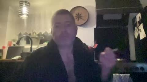 guil0 online show from 11/06/25, 09:21