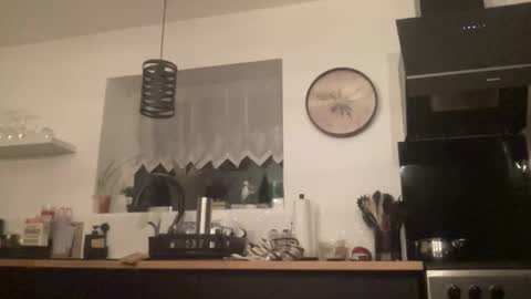 guil0 online show from 02/15/26, 08:02