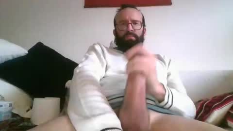 Snapshot of guillaume86 chatting on 02/10/25, 03:42 guillaume86 online show from 02/10/25, 03:42