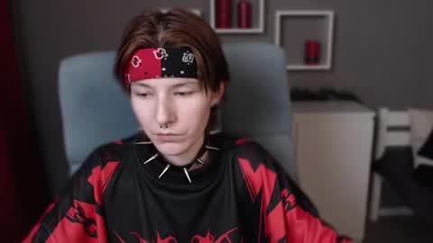 guitarandangell online show from 12/18/25, 06:30