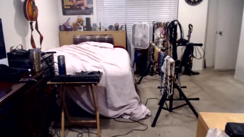 Mario online show from 09/26/25, 09:13