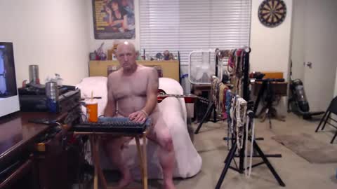 Mario online show from 10/07/25, 11:07