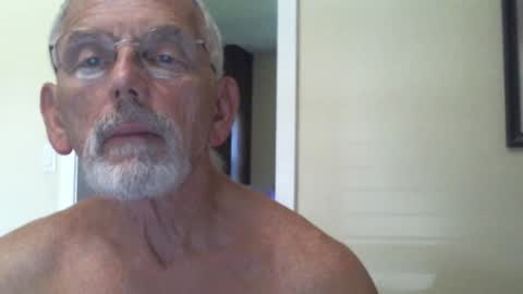 Snapshot of gulfcoast1952 chatting on 12/30/24, 05:44 Roy online show from 12/30/24, 05:44