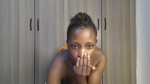 Snapshot of gulpess chatting on 05/12/26, 11:57 Miss Incredible online show from 05/12/26, 11:57