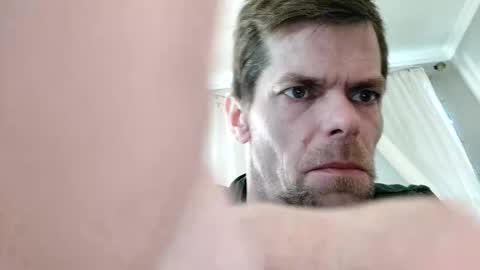 gunnarssonbenni33 online show from 04/18/26, 07:40