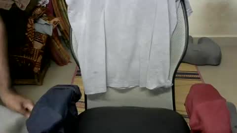 Snapshot of guru95497 chatting on 07/01/26, 01:24 guru95497 online show from 07/01/26, 01:24