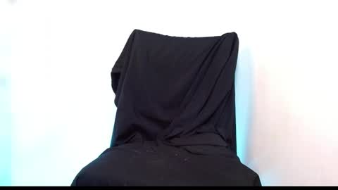 holl latino online show from 04/24/26, 03:47